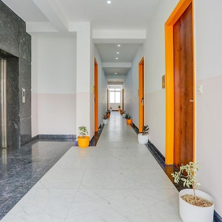 Super Townhouse Sector 69 Gurgaon Hotel ภายนอก รูปภาพ